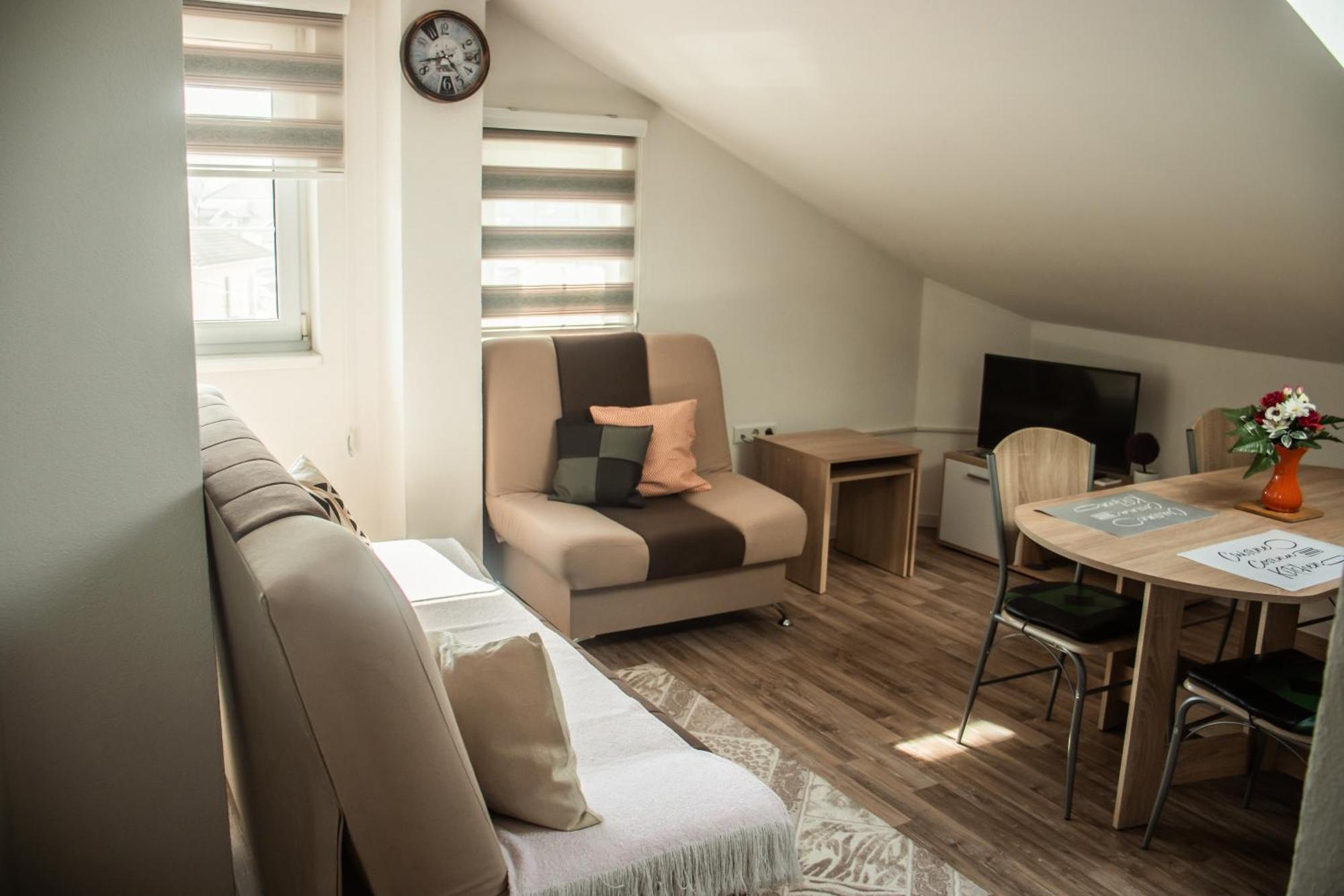 Apartments Basic Visoko Eksteriør billede