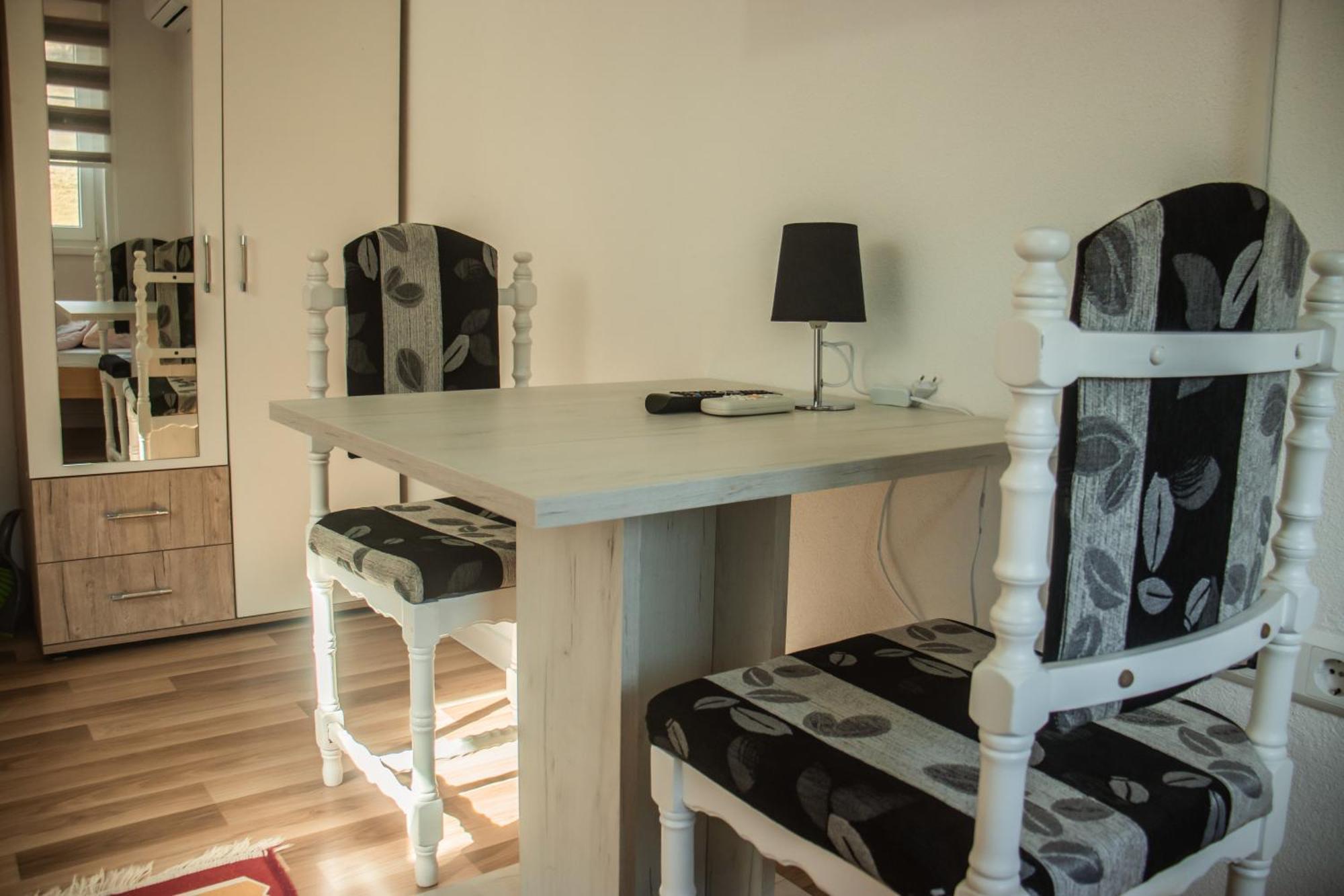 Apartments Basic Visoko Eksteriør billede